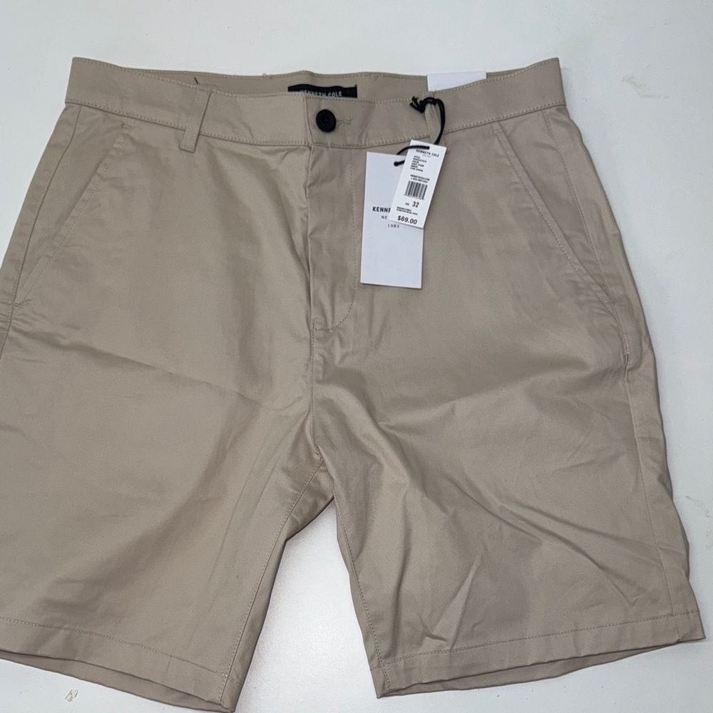 🔥Kenneth Cole New York Beige Flat Front Shorts Sz 32” New